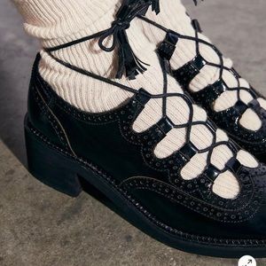 Free People Silent D Beatrix Lace Up black patent leather oxfords. Size 8 EU 39